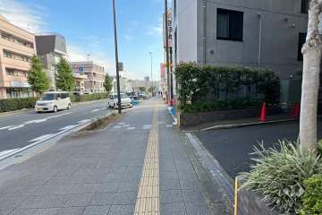 敷地北東側の前面道路　