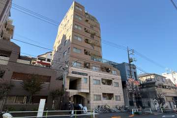 デュオスカーラ徳丸の外観（南東側から）