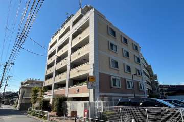 シーズガーデン成増の外観（南東側から）