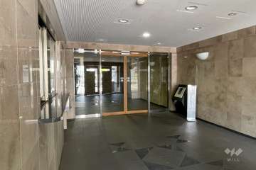 エントランスはオートロック付きです。