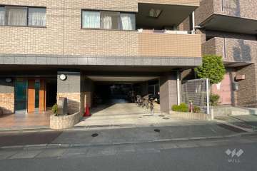 駐車場の出入り口