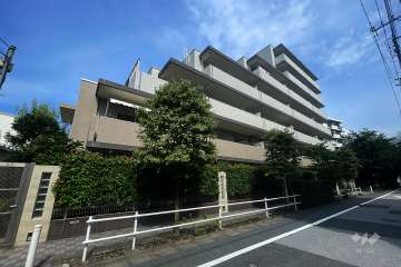 リビオ小豆沢公園アゼニスの外観（北西側から）