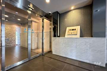 エントランスはオートロック付きです。