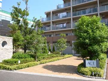 県道側（敷地南西側）のエントランス