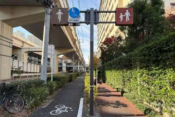 敷地南西側の前面道路