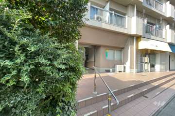 エントランスアプローチ　