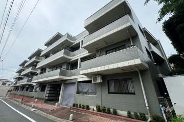 ヴェラハイツ徳丸の外観（南東側から）