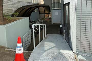 駐輪場（屋根あり）