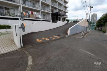 駐車場の出入り口