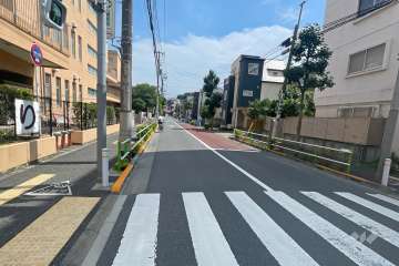 敷地東側の前面道路