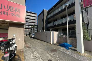 駐車場出入り口