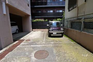 敷地内駐車場（屋外平面式、屋内平面式）
