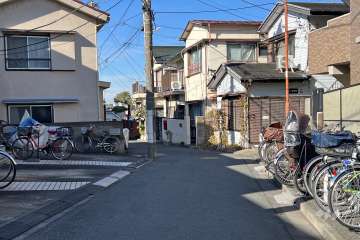 敷地南西側の前面道路