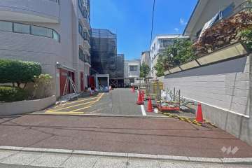 駐車場の出入り口