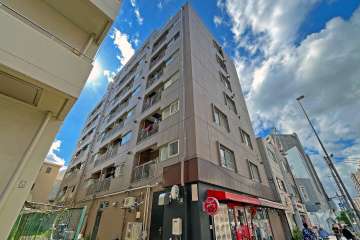 ライオンズマンション大山第2の外観（東側から）