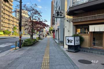 敷地北東側の前面道路　