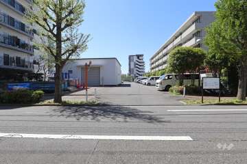 駐車場の出入り口