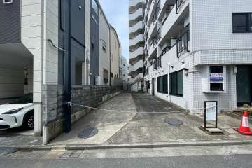 駐車場の出入り口