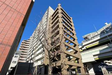 朝日板橋マンションの外観（南西側から）