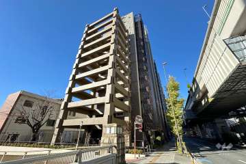 朝日板橋マンションの外観（南東側から）