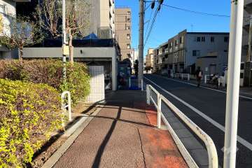 敷地南側の前面道路　