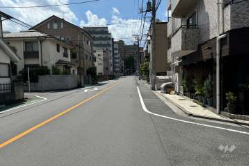 敷地南側の前面道路　