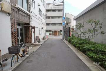 敷地南東側の前面道路　