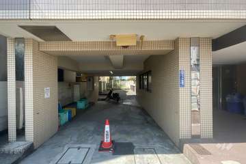 駐輪場出入り口