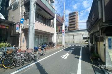 敷地東側の前面道路