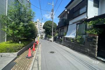 敷地北側の前面道路　