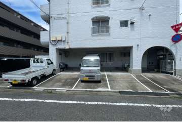 敷地内駐車場（屋外平面式）