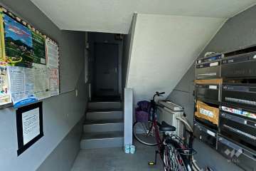 住戸入り口（共用ポスト）