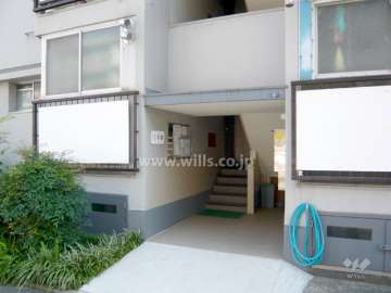 住戸入り口（共用ポスト）