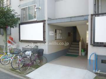 住戸入り口（共用ポスト）