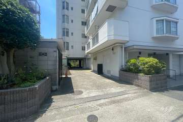 駐車場の出入り口