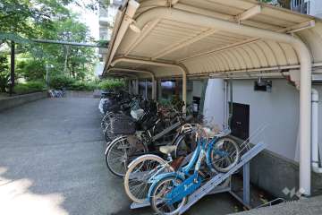 駐輪場　　
