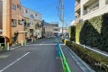 敷地南西側の前面道路