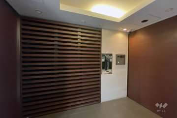 エントランスはオートロック付きです。