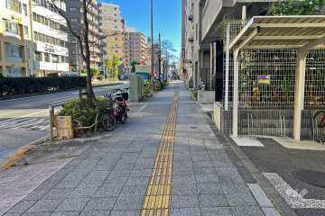 敷地北東側は国道254号（川越街道）に面しています。