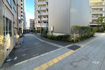 敷地北側の前面道路　