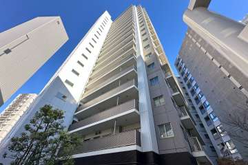 ルフォン板橋区役所前の外観（南西側から）