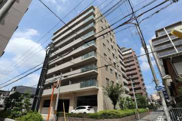 グランアッシュ伊丹西台の外観（南東側から）