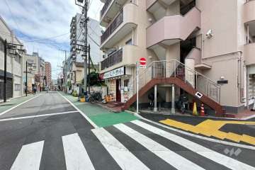 敷地東側の前面道路