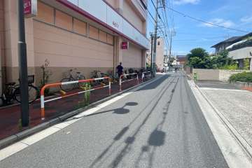 敷地南側の前面道路