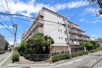 三田南常盤台コーポの外観（南東側から）