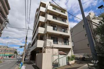 メゾーネ成増の外観（南西側から）