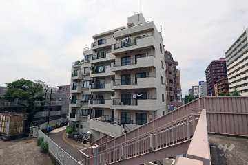 メゾーネ成増の外観（東側から）