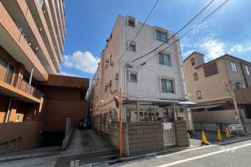 キャニオンマンション8高島平の外観（北西側から）