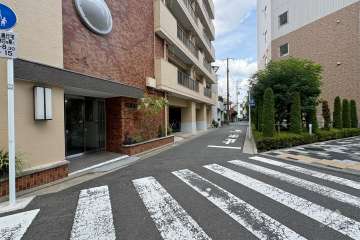 敷地南東側の前面道路