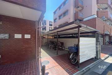 駐輪場（屋根付き）